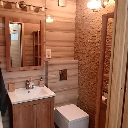 Kawalerka Stefana Zeromskiego 62 * 弗罗茨瓦夫