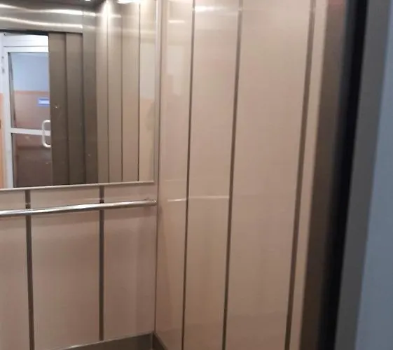 Kawalerka Stefana Zeromskiego 62 Hotel